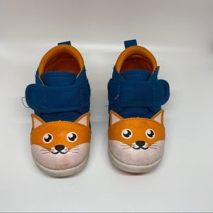 ikiki Sylvester Whiskerton Squeaky Shoes